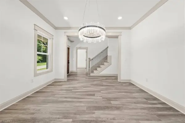 2410 Sedalia DR, Clemmons, NC 27012