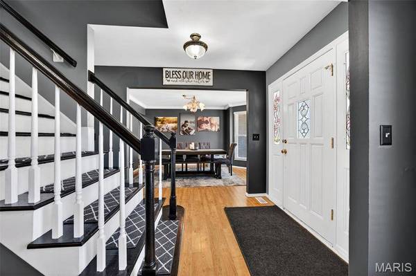 1 Belcourt CIR, St Charles, MO 63304