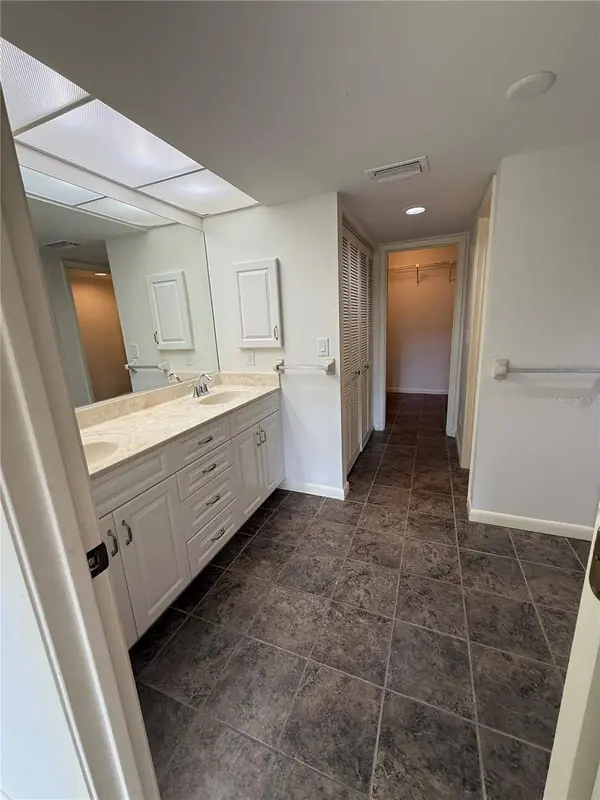 825 S OSPREY AVE #302, Sarasota, FL 34236