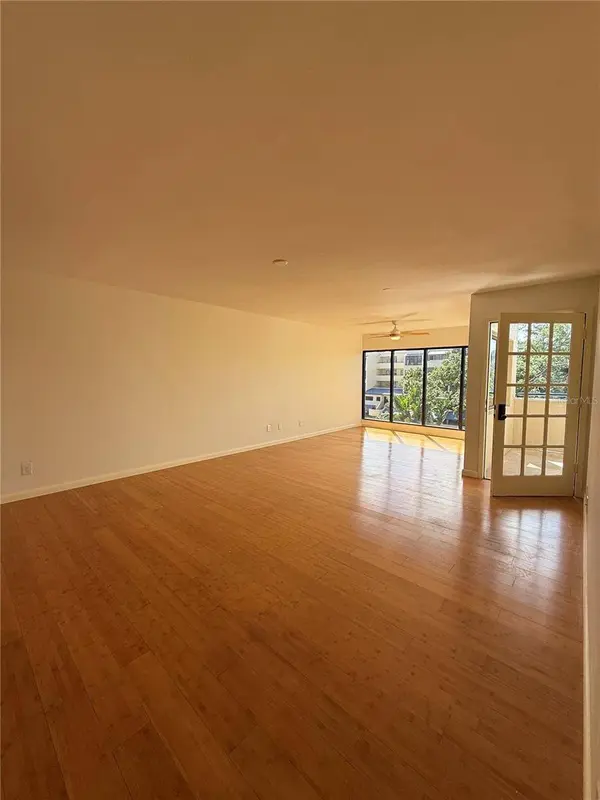 825 S OSPREY AVE #302, Sarasota, FL 34236