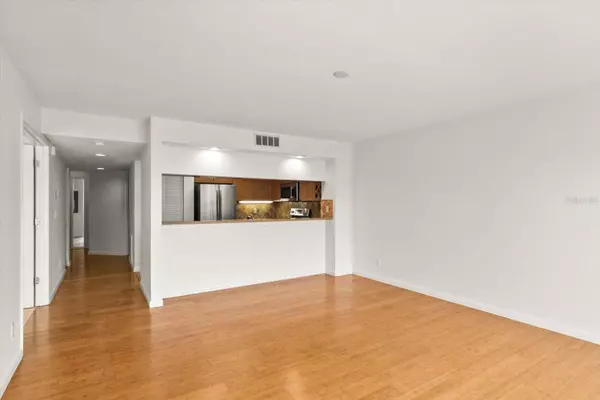 825 S OSPREY AVE #302, Sarasota, FL 34236