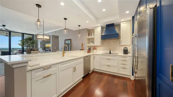 50 CENTRAL AVE #14B, Sarasota, FL 34236