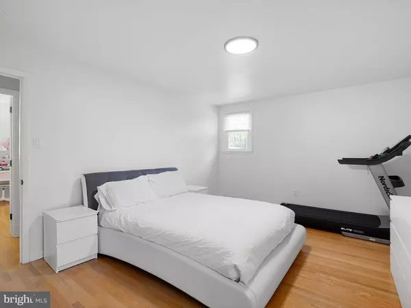 69 W CHEROKEE DR, Newark, DE 19713