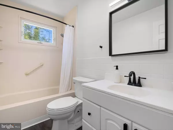 69 W CHEROKEE DR, Newark, DE 19713