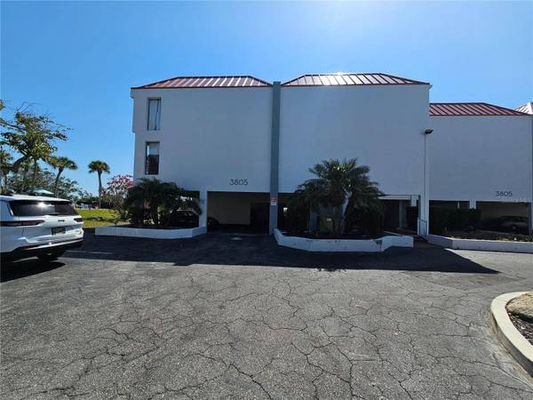 3805 E BAY DR #302, Holmes Beach, FL 34217