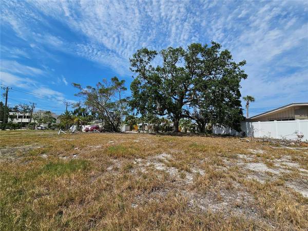 AVENIDA LEONA, Sarasota, FL 34242