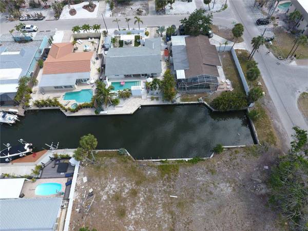 AVENIDA LEONA, Sarasota, FL 34242