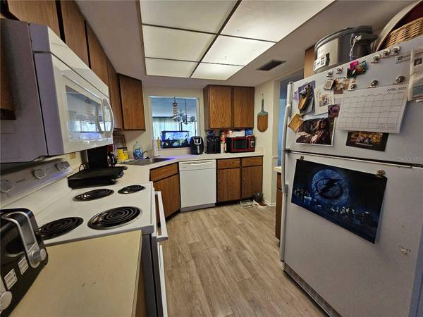 3805 E BAY DR #302, Holmes Beach, FL 34217