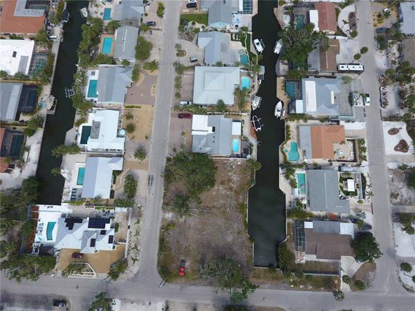 AVENIDA LEONA, Sarasota, FL 34242