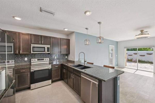 4012 WILLOW HAMMOCK DR, Palmetto, FL 34221