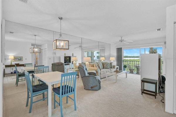 939 SANDPIPER CIR, Bradenton, FL 34209