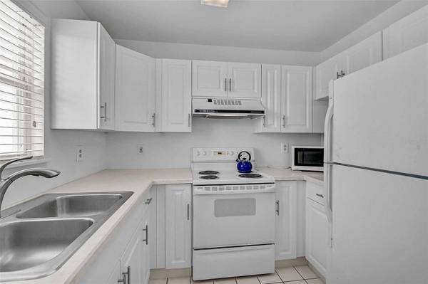 939 SANDPIPER CIR, Bradenton, FL 34209