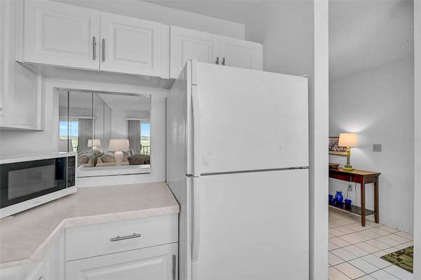 939 SANDPIPER CIR, Bradenton, FL 34209