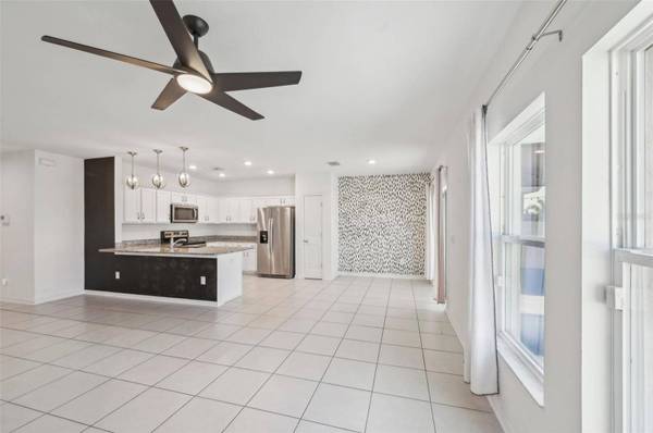 4503 LINDEVER LN, Palmetto, FL 34221