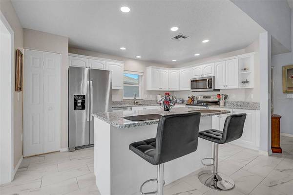 1611 FAIRWAY OAKS DR, Palmetto, FL 34221