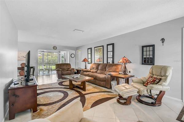 7128 W COUNTRY CLUB DR N, Sarasota, FL 34243