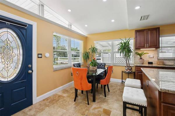 3925 PRADO DR, Sarasota, FL 34235