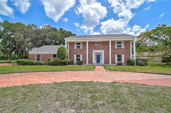 3215 PINE VALLEY DR, Sarasota, FL 34239