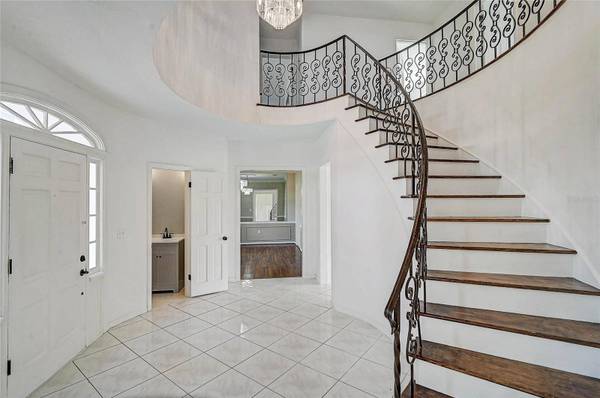 3215 PINE VALLEY DR, Sarasota, FL 34239
