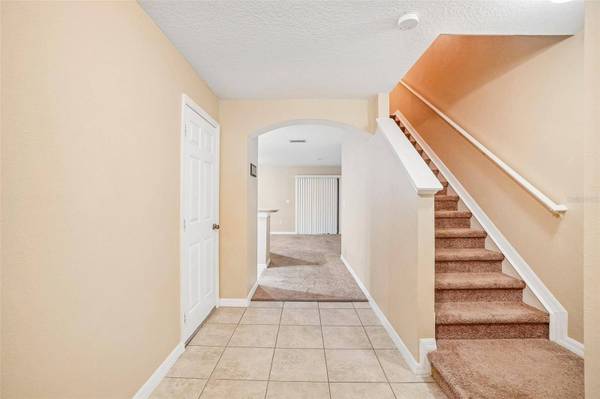 2516 OLEANDER LAKES DR, Brandon, FL 33511