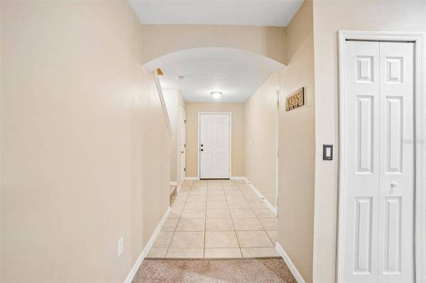 2516 OLEANDER LAKES DR, Brandon, FL 33511