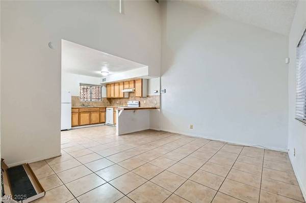 5125 Gray LN #B, Las Vegas, NV 89119