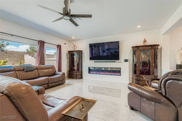 8415 Iron Heart LN, Las Vegas, NV 89113