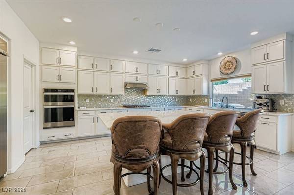 8415 Iron Heart LN, Las Vegas, NV 89113