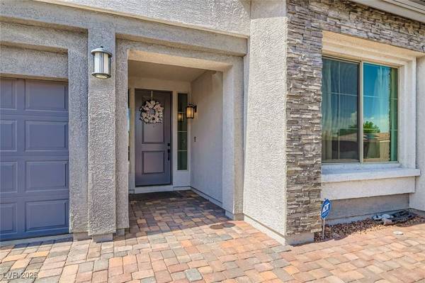 8415 Iron Heart LN, Las Vegas, NV 89113