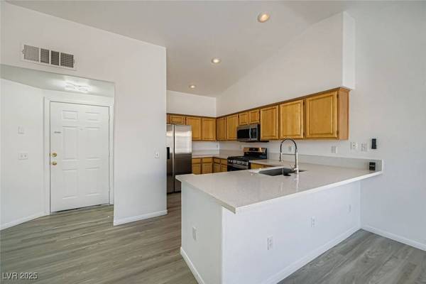 4941 Black Bear RD #203, Las Vegas, NV 89149