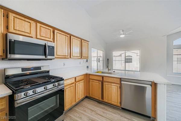 4941 Black Bear RD #203, Las Vegas, NV 89149