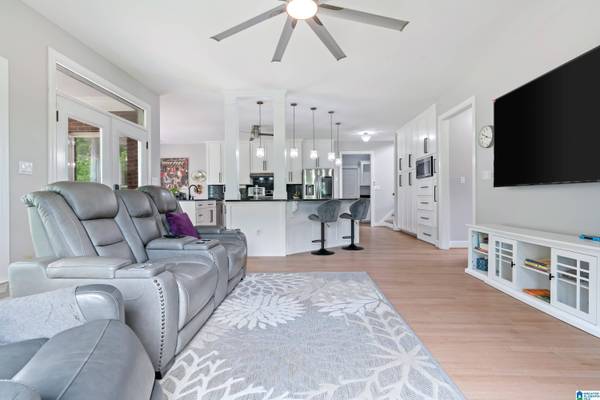 409 PINEVIEW DRIVE, West Blocton, AL 35184