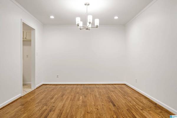 2096 MONTREAT CIRCLE #2096, Vestavia Hills, AL 35216