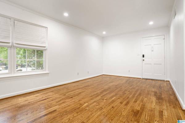 2096 MONTREAT CIRCLE #2096, Vestavia Hills, AL 35216