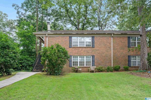 2096 MONTREAT CIRCLE #2096, Vestavia Hills, AL 35216