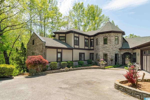 6 ENVIRONS PARKWAY, Helena, AL 35080