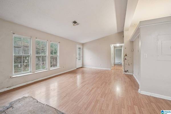 4883 BRIDLE PATH DRIVE, Pinson, AL 35126