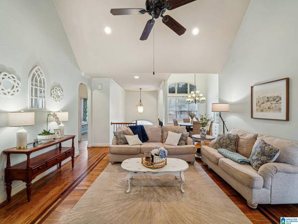 120 FLAGSTONE DRIVE, Chelsea, AL 35043