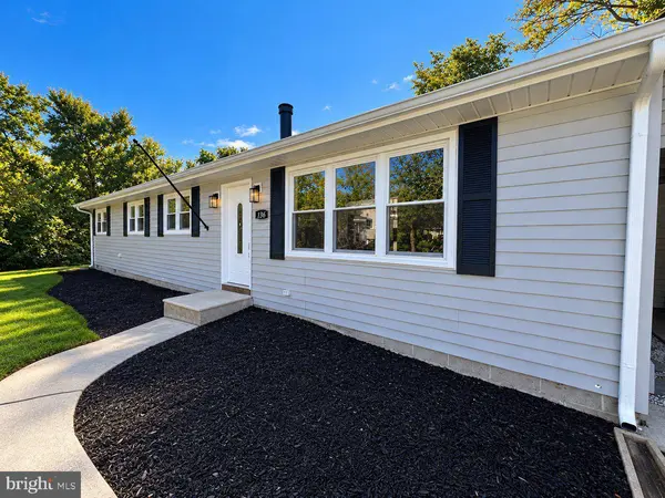 136 E CHERRY DR