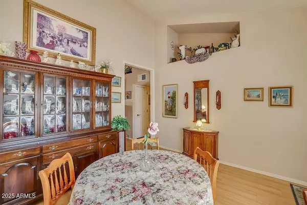 6102 E INGLEWOOD Street, Mesa, AZ 85205