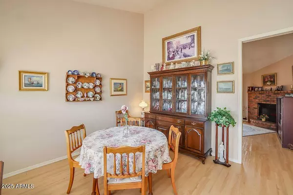 6102 E INGLEWOOD Street, Mesa, AZ 85205