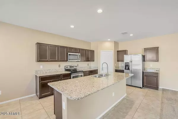 28414 N CINNABAR Road, San Tan Valley, AZ 85143