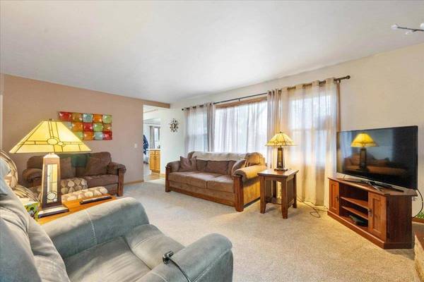 210 Pleasant Drive, Waunakee, WI 53597