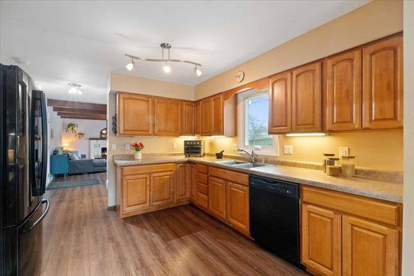 2505 S Whitney Way, Fitchburg, WI 53719