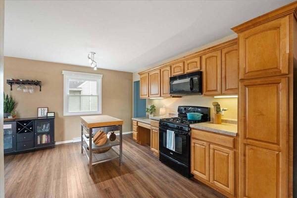 2505 S Whitney Way, Fitchburg, WI 53719