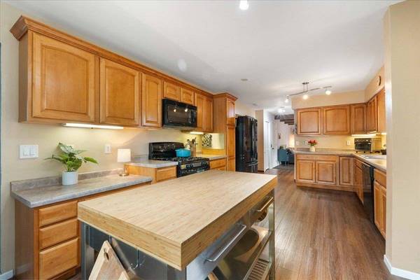 2505 S Whitney Way, Fitchburg, WI 53719