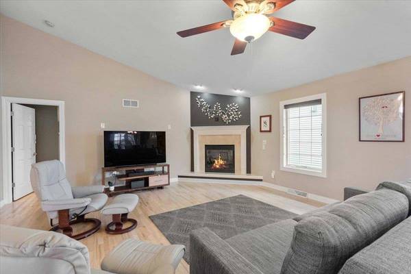 2889 Coneflower Road, Fitchburg, WI 53711