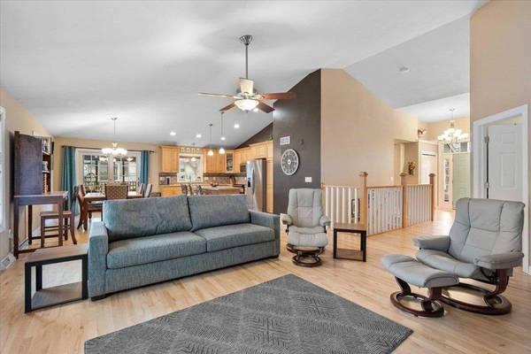 2889 Coneflower Road, Fitchburg, WI 53711