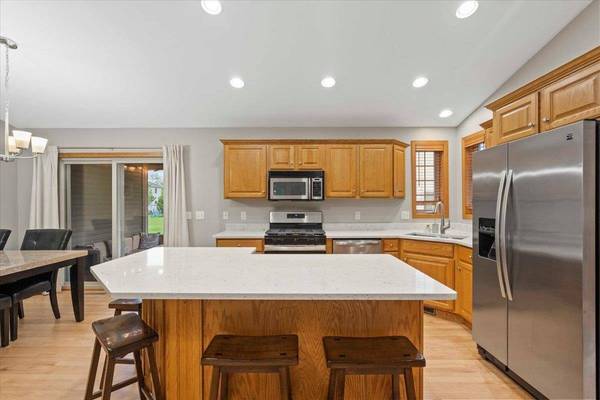 2101 Meadow Green, Stoughton, WI 53589