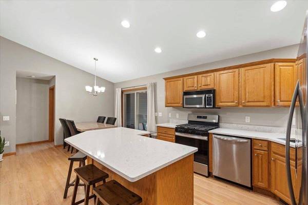 2101 Meadow Green, Stoughton, WI 53589